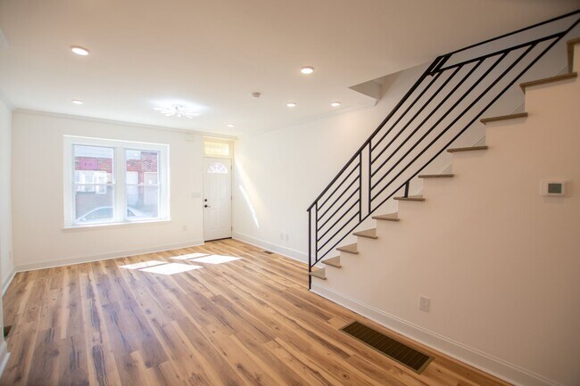Foto del edificio - Renovated South Philadelphia Rowhome
