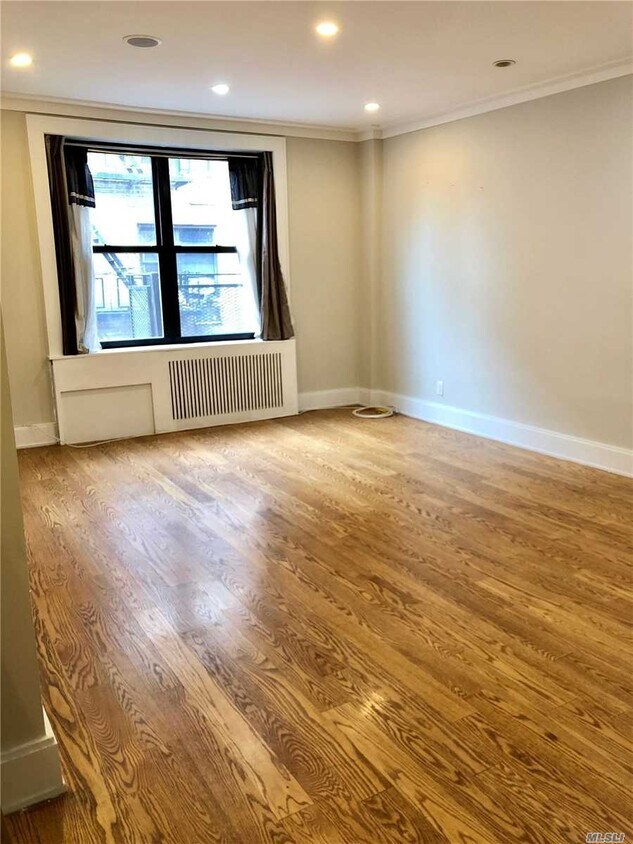 Primary Photo - 132-35 Sanford Ave