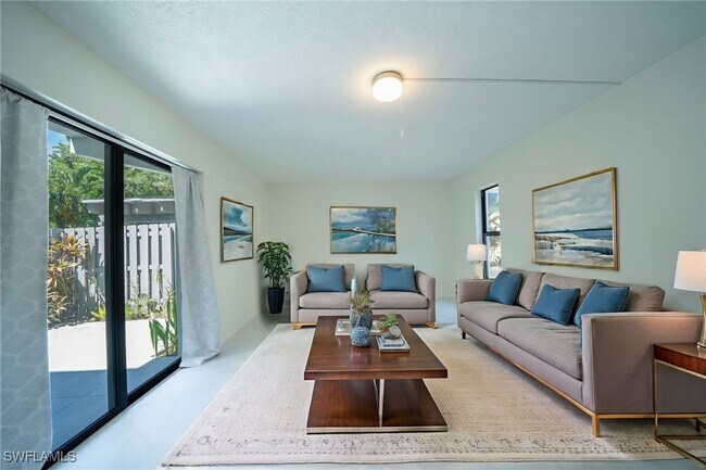 Foto del edificio - 17455 Overhill Dr