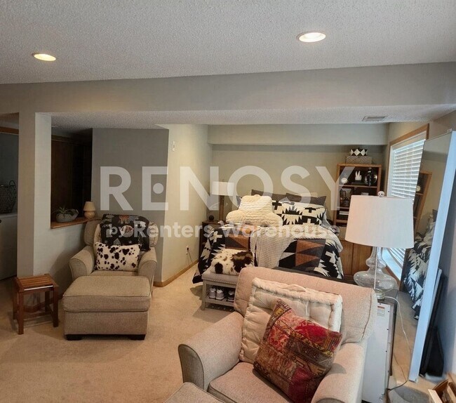 Building Photo - 16496 Timber Crest Dr SE