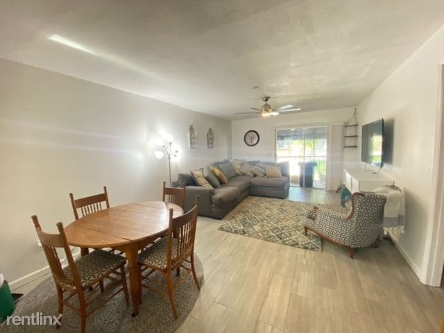 Building Photo - 2 br, 2 bath Condo - 3812 North Oak Drive M72