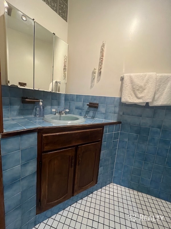 Building Photo - Beautiful 3 Bedroom 1.5 Bath in Lincoln Park