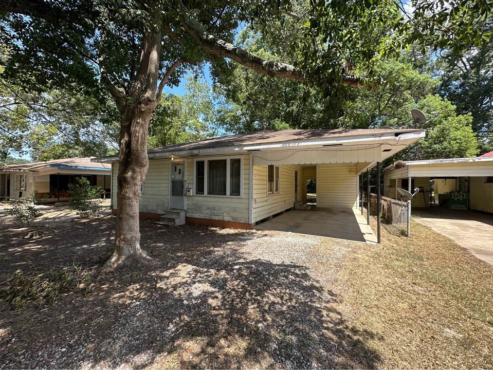 Primary Photo - 411 N Soileau St