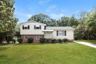 Building Photo - 105 Holland Ct