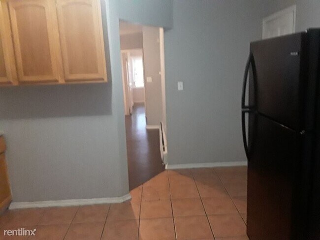 Foto del edificio - 2 br, 1 bath Townhome - 21 Seymour Ave