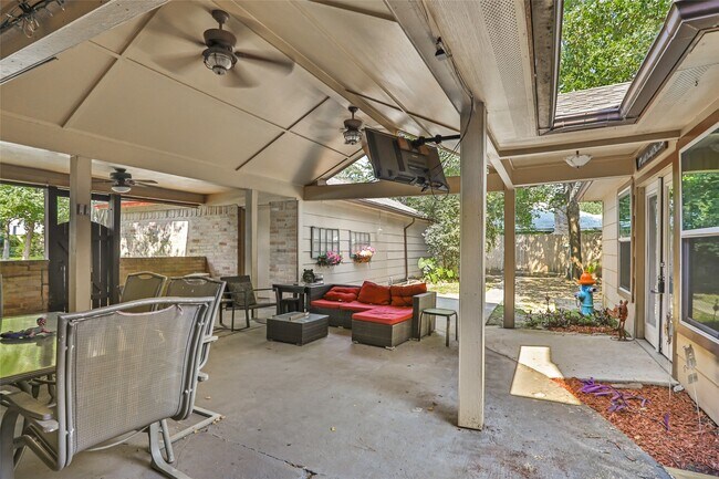 Foto del edificio - 19610 Forest Fern Dr