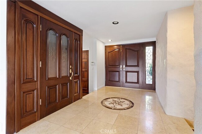 Foto del edificio - 3713 Dellvale Pl