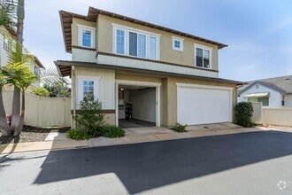 Building Photo - 3170 Levante St