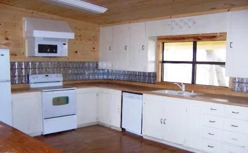 Building Photo - 373 Pine Tree Rd