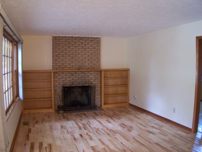Building Photo - 901 Catalina Dr
