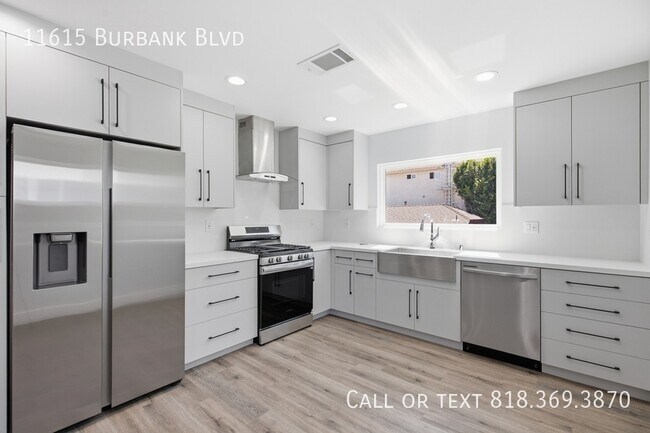 Foto del edificio - 11615 Burbank Blvd