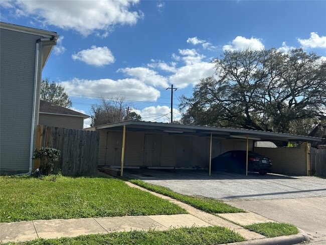 Foto del edificio - 6702 Biggs Ct