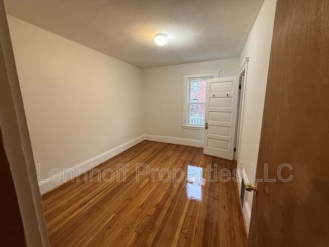 Building Photo - 13 Palmer St