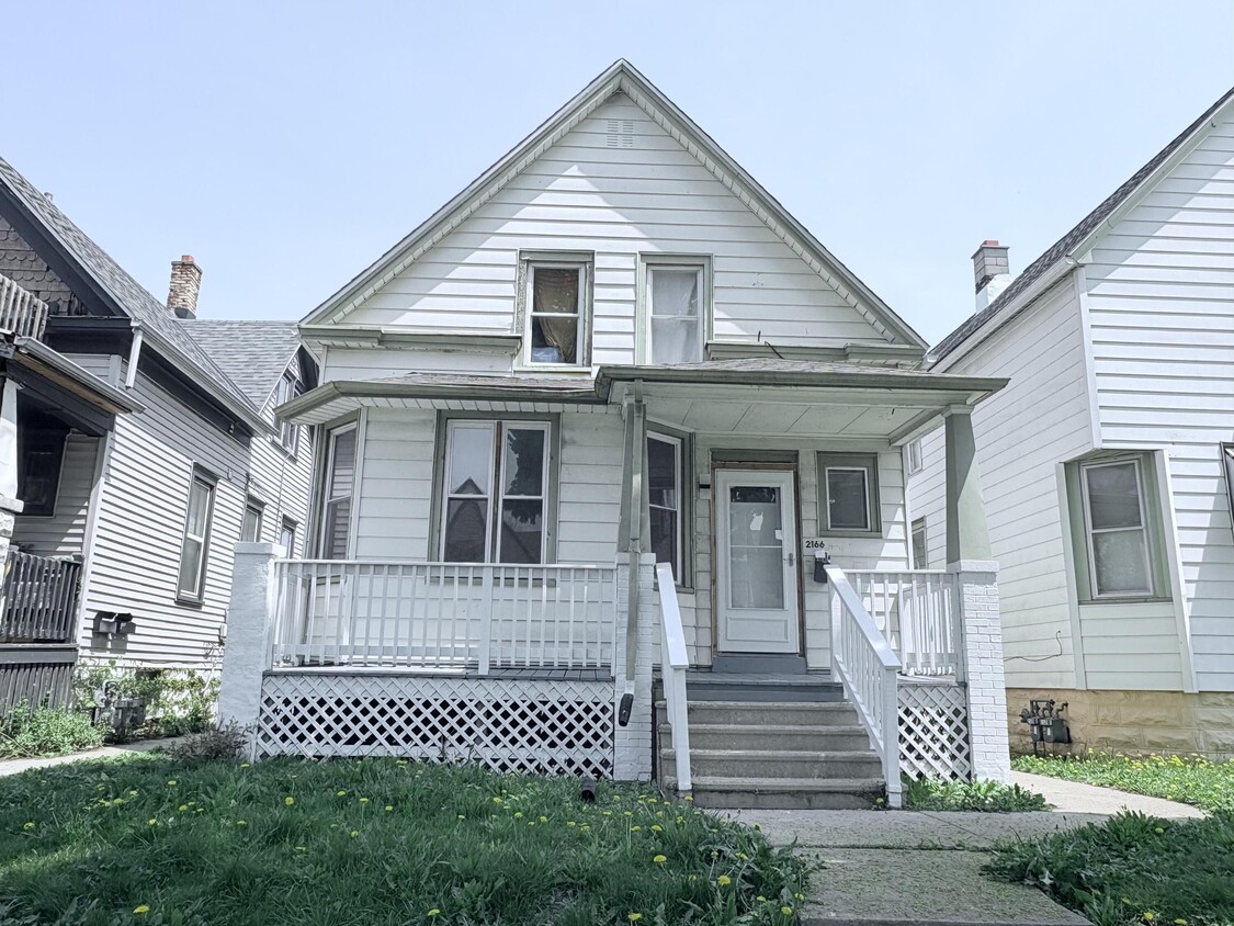 Primary Photo - 2166 S 6th St