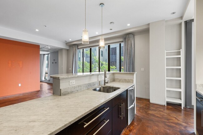 Building Photo - 36 A St