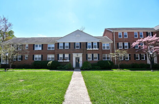 Building Photo - 6626 E Wakefield Dr