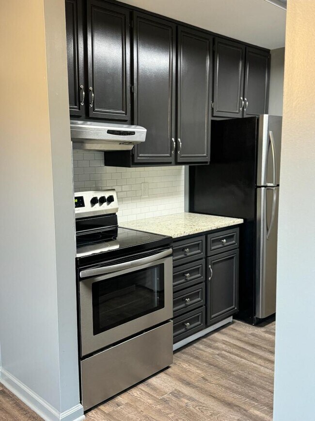 Building Photo - 4414 London Ct