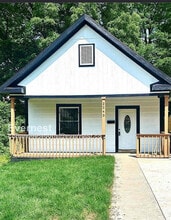 Building Photo - 2243 Spruce Ave