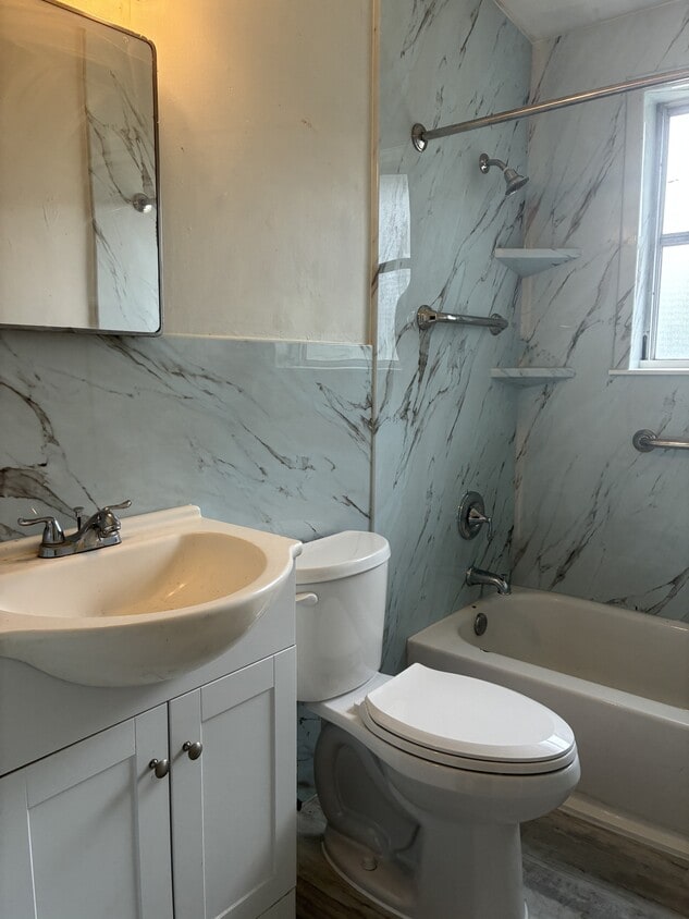 Building Photo - 2768 Hamilton Cir