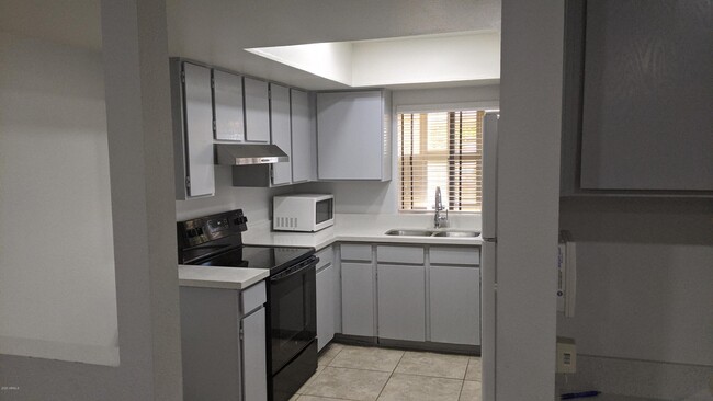 Foto del edificio - 11026 N 28th Dr