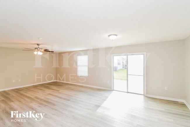 Foto del edificio - 3408 Blue Catfish Dr