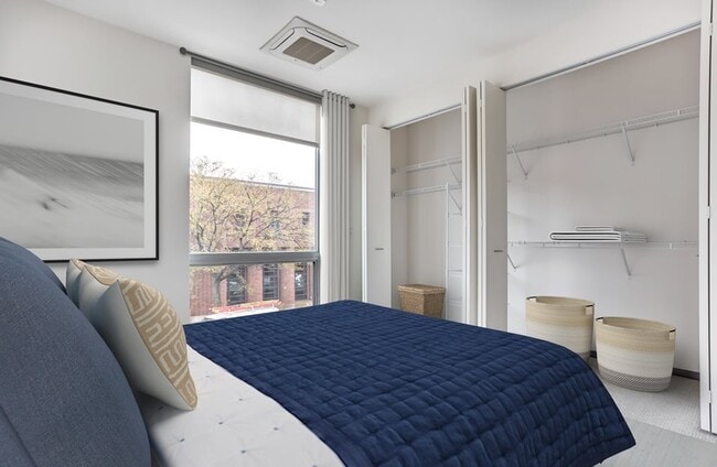 Photo - 2350 N California Ave (Chicago, IL) Apartment
