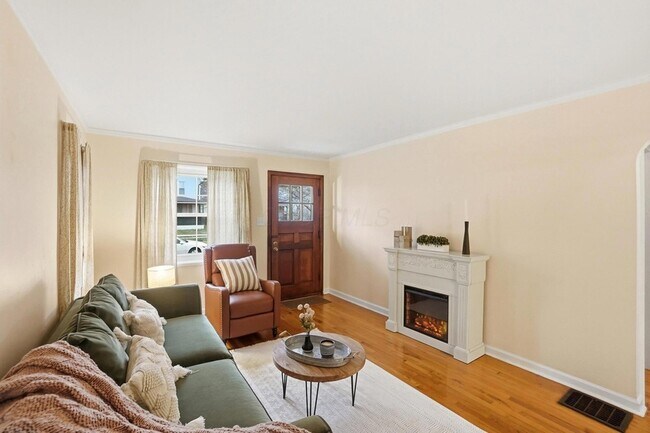 Building Photo - 2695 Bellwood Ave