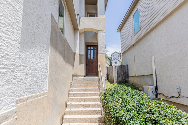 Building Photo - 21727 Andrews Garden