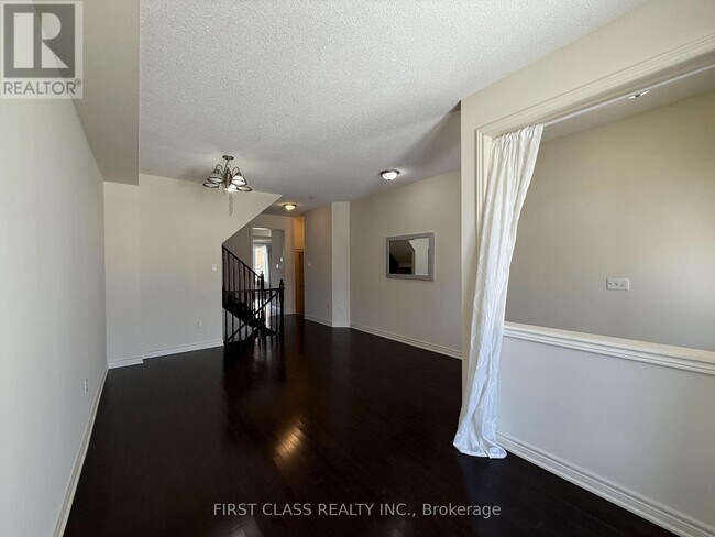 Building Photo - 106 William Berczy Blvd