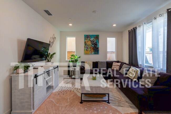 Building Photo - 3555 Nuestra Ave