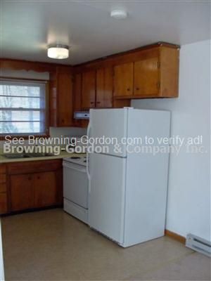 Building Photo - One bedroom duplex (back section only) in ...