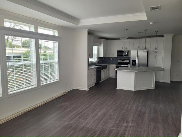 Building Photo - 2505 E Bay Dr