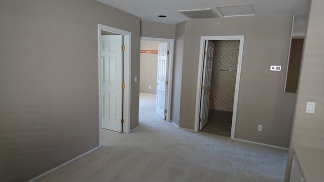 Building Photo - 8238 San Ramon Dr