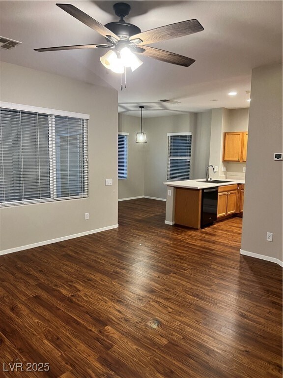 Foto del edificio - 2902 Ardoch Ave