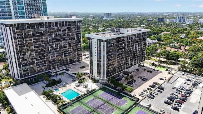 Building Photo - 1915 Brickell Ave