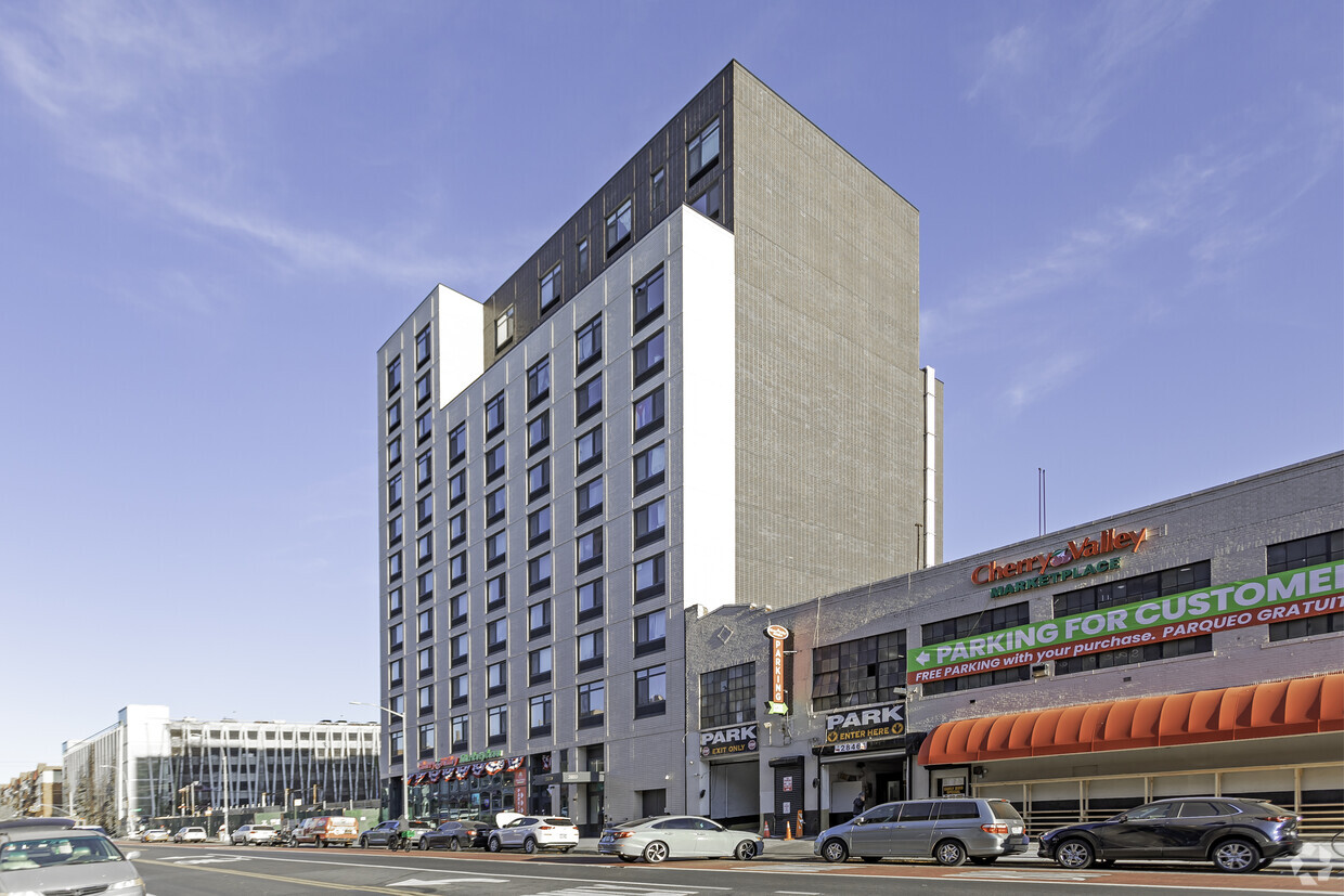 Primary Photo - 2850 Webster Ave