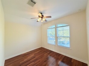 Building Photo - 28015 Silverstream Ct