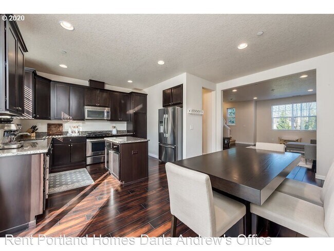 Foto del edificio - 3 br, 2.5 bath House - 11050 SW Mallow Ter...