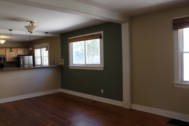 Foto del edificio - 813 Douglas St NW