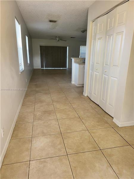 Building Photo - 8623 N Southgate Shores Cir