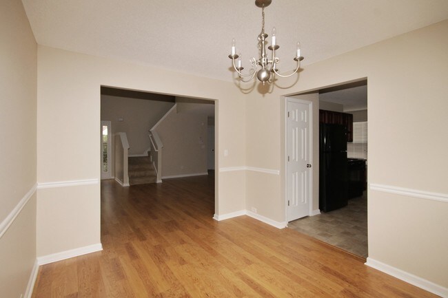 Building Photo - 5577 Waverly Park