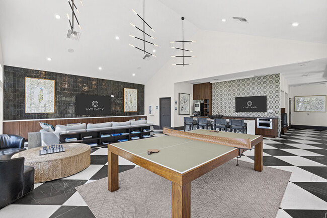 Building Photo - Cortland at the Hammocks