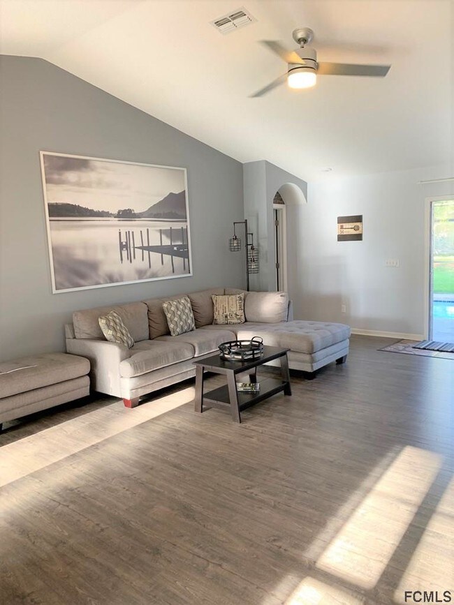 Building Photo - 49 Riverview Dr