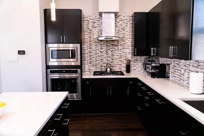 Foto del edificio - 2105 Engelmohr St