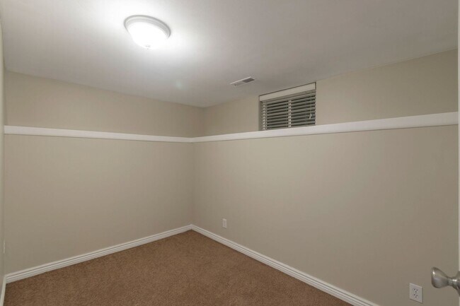 Foto del edificio - Cozy Basement Apartment in Orem