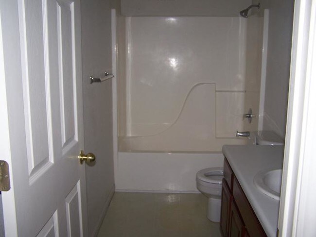Foto del edificio - 107 Hickory Ridge Dr