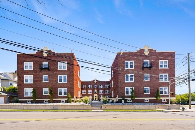 Building Photo - Grove 55 LLC