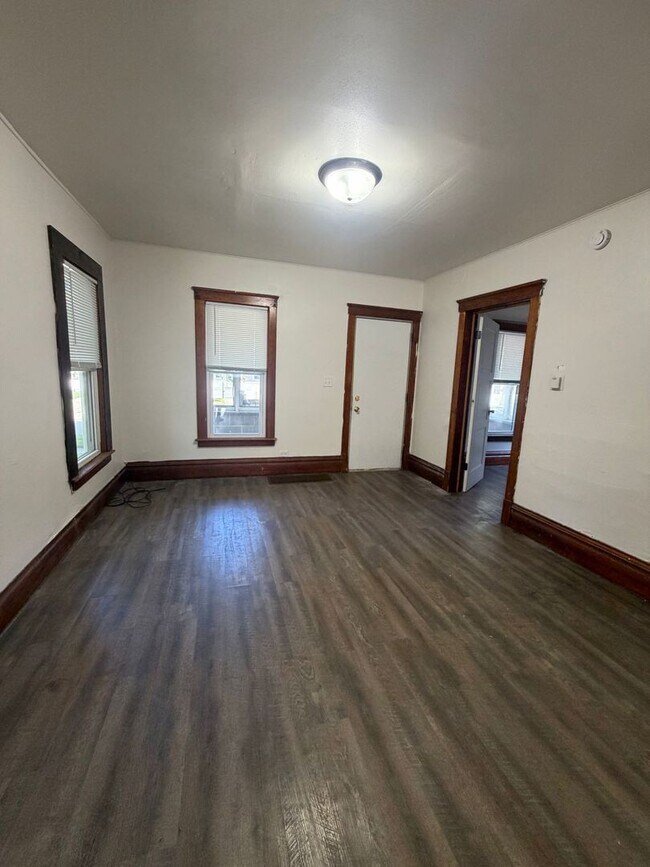 Foto del edificio - 733 Garfield Ave