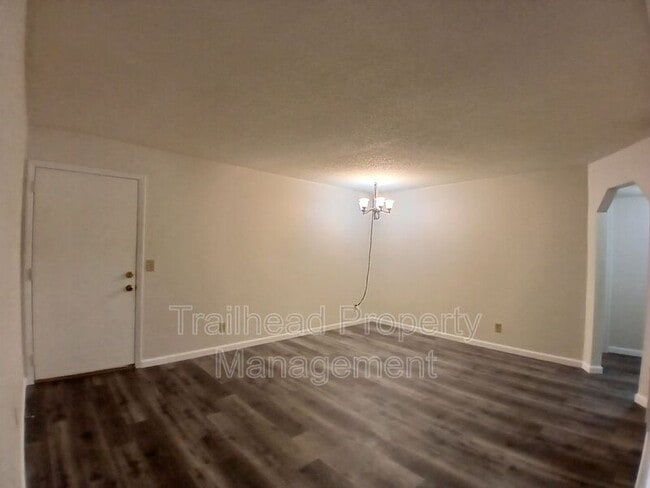 Building Photo - 1314 E Frederick St