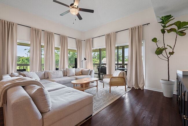 Foto del edificio - 39 Magnolia Dr S